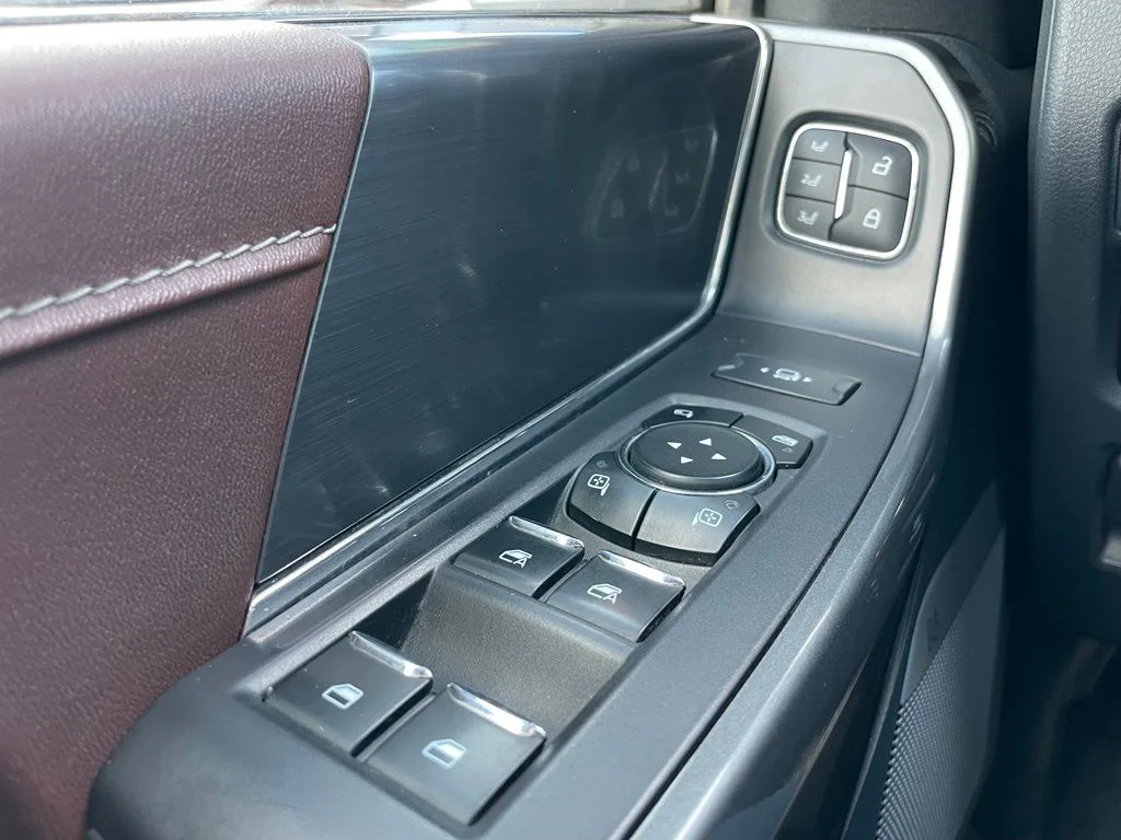 Used 2023 Red Ford Lariat image 28