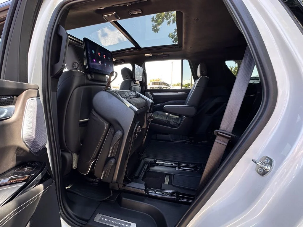 Used 2025 White Cadillac V-Series image 26
