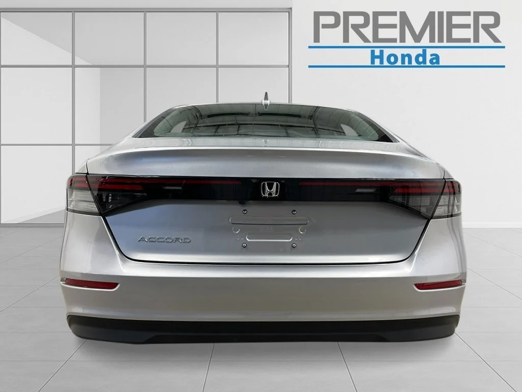 New 2026 Solar Silver Metallic Honda LX image 4