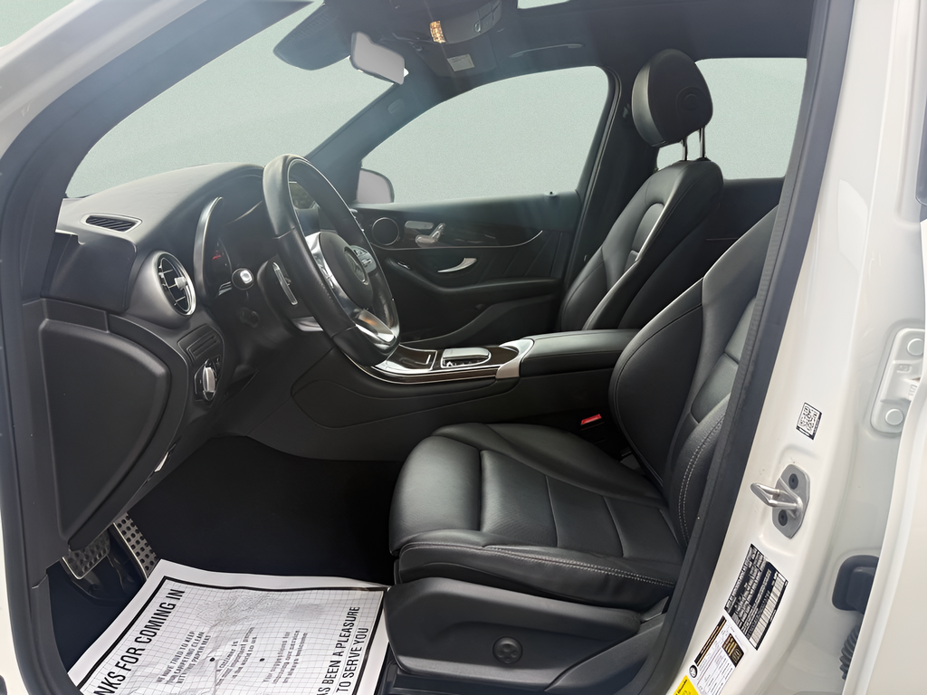 Used 2022 White Mercedes-Benz GLC 300 image 9