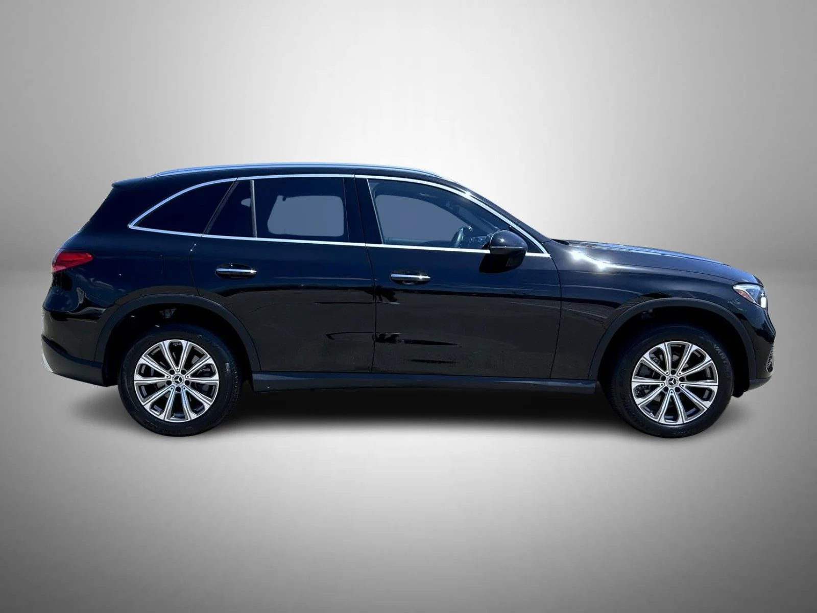 Used 2024 Black Mercedes-Benz GLC 300 image 4