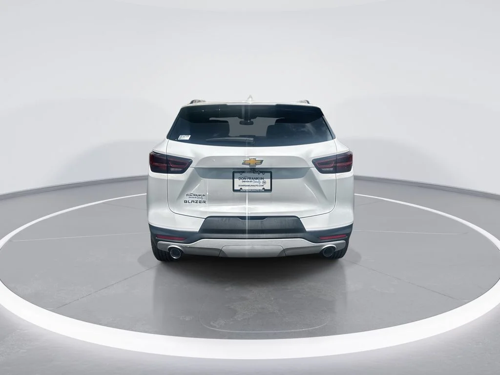 Used 2024 White Chevrolet LT image 7