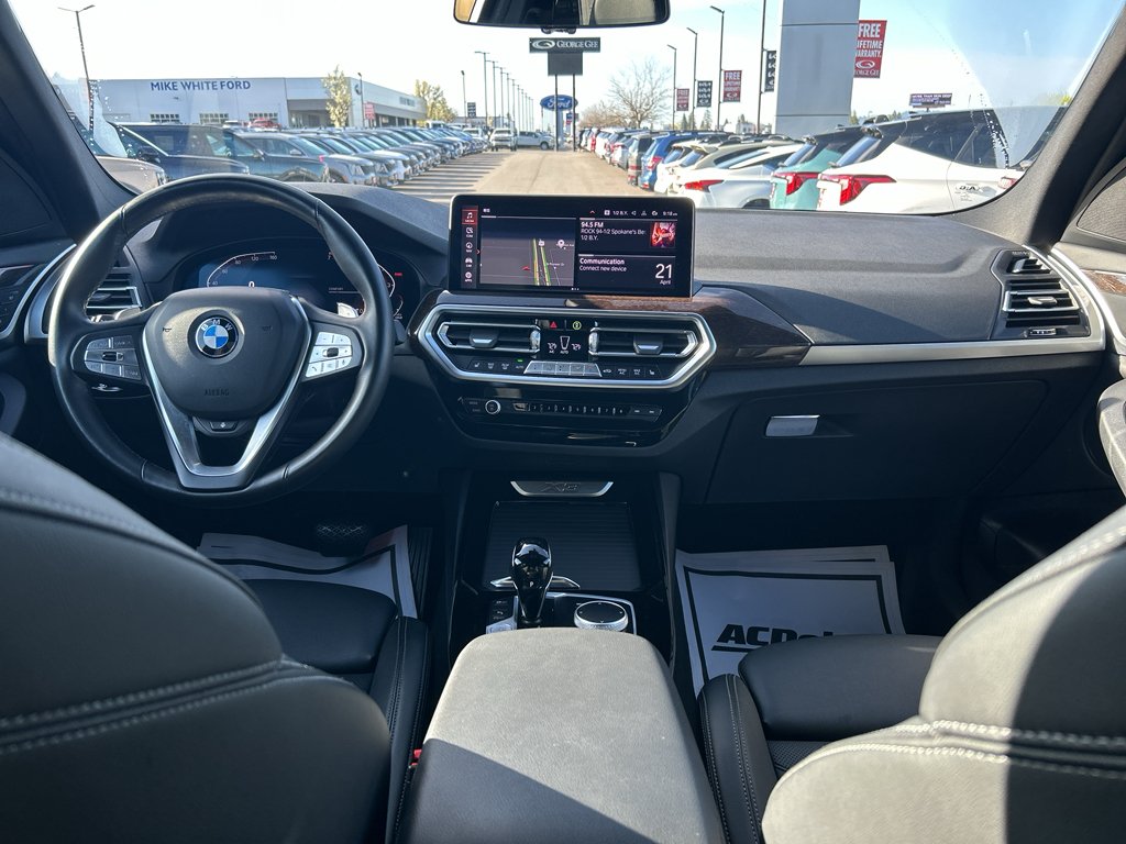 Used 2024 White BMW xDrive30i image 16
