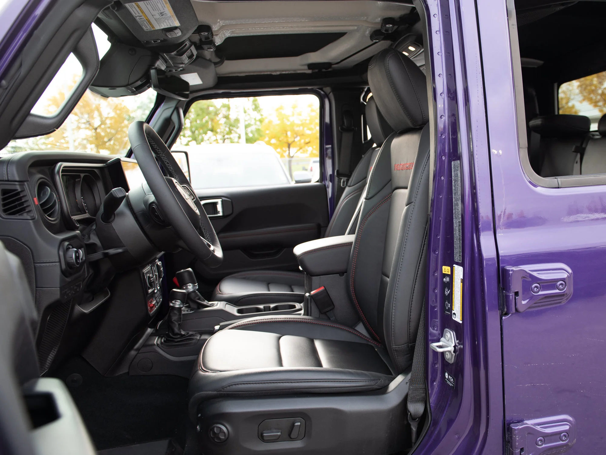 Used 2026 reign Jeep Rubicon X* image 2