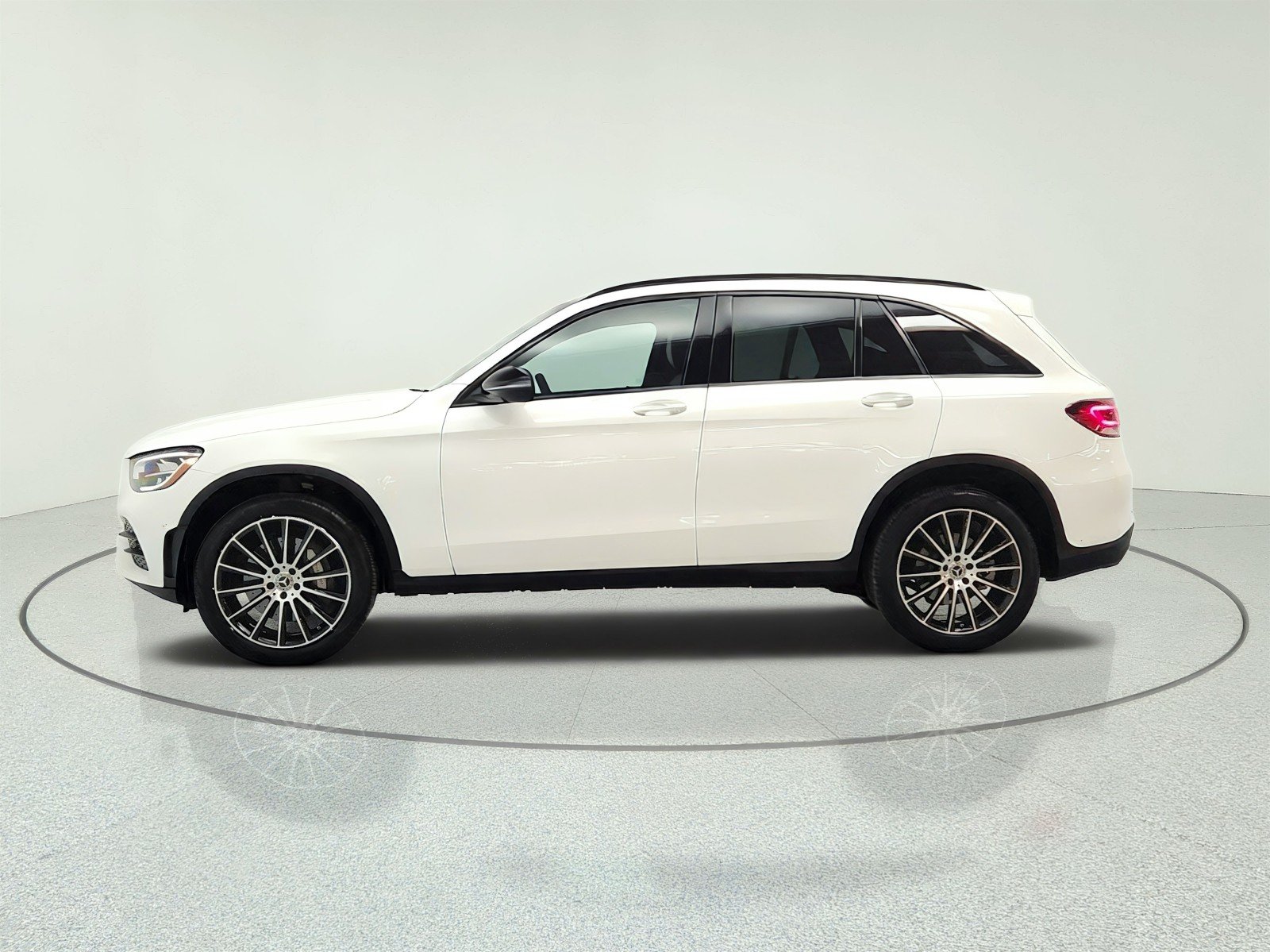 Used 2022 Polar White Mercedes-Benz GLC 300 SUV image 8