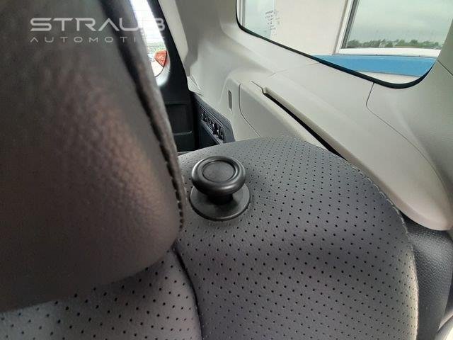 Used 2023  SUBARU  image 48