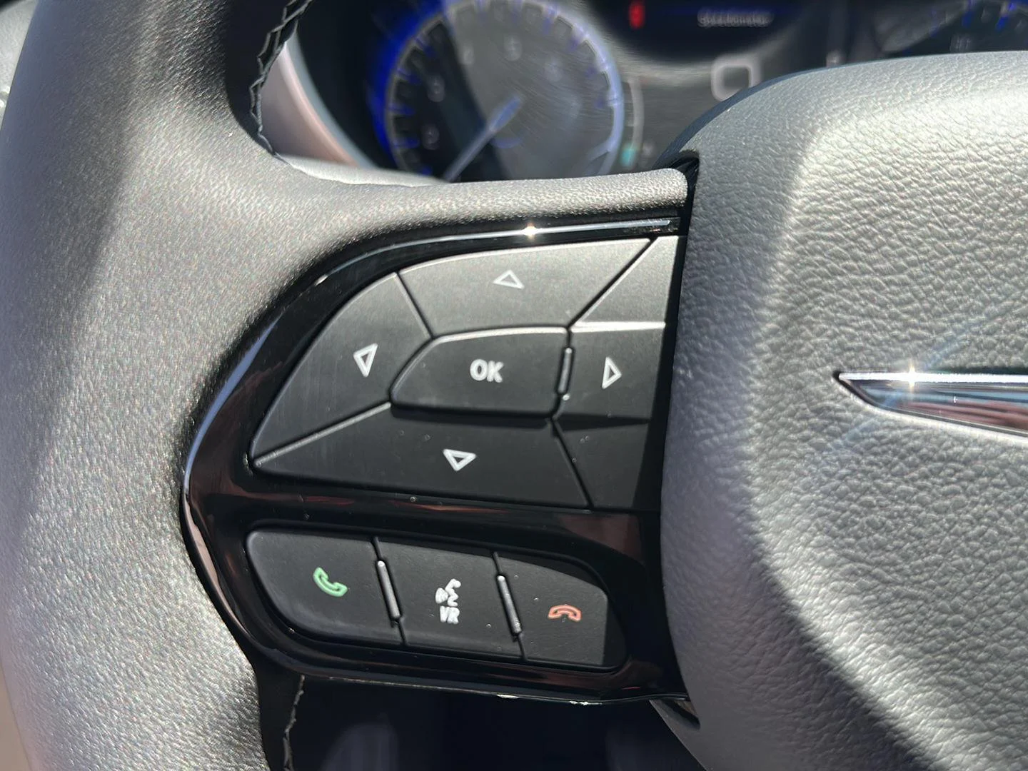 New 2026 Diamond Black Crystal Pearlcoat Chrysler Select image 17