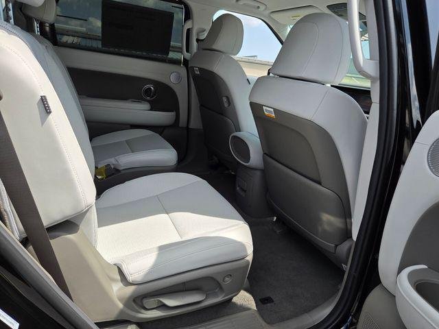 New 2027 Black Hyundai Blue SEL 7P image 14