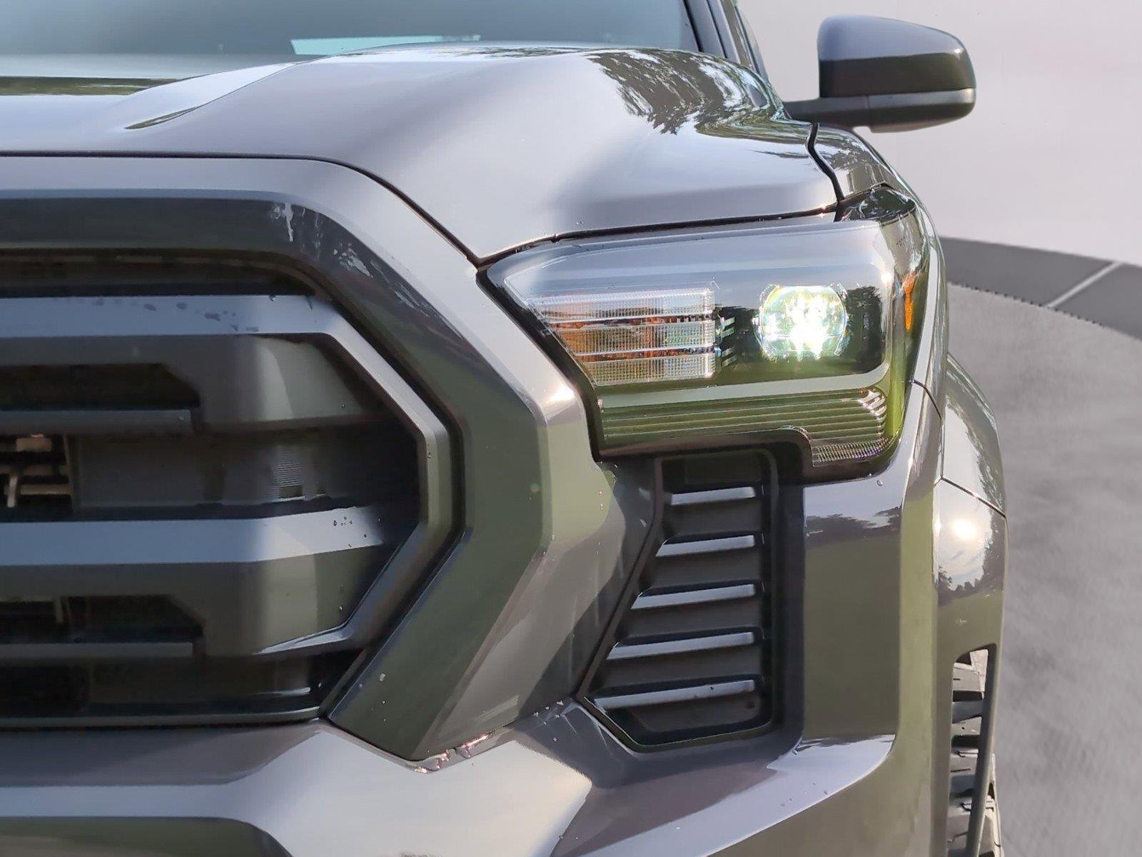 Used 2025 Underground Toyota SR5 image 36