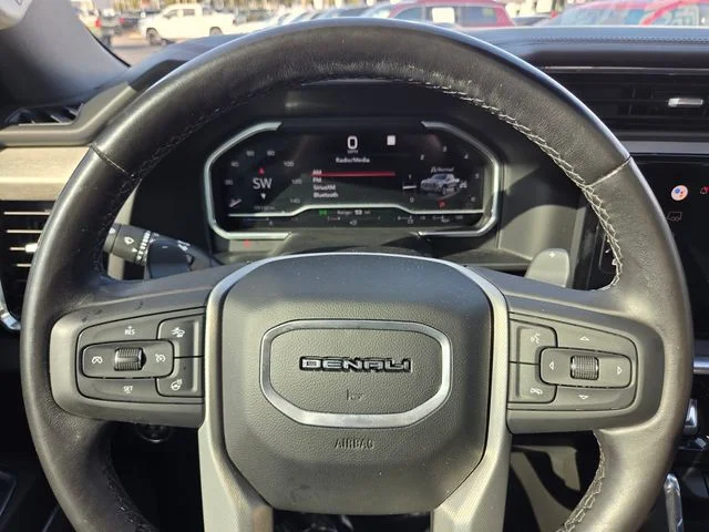 Used 2022 Silver GMC Denali image 27