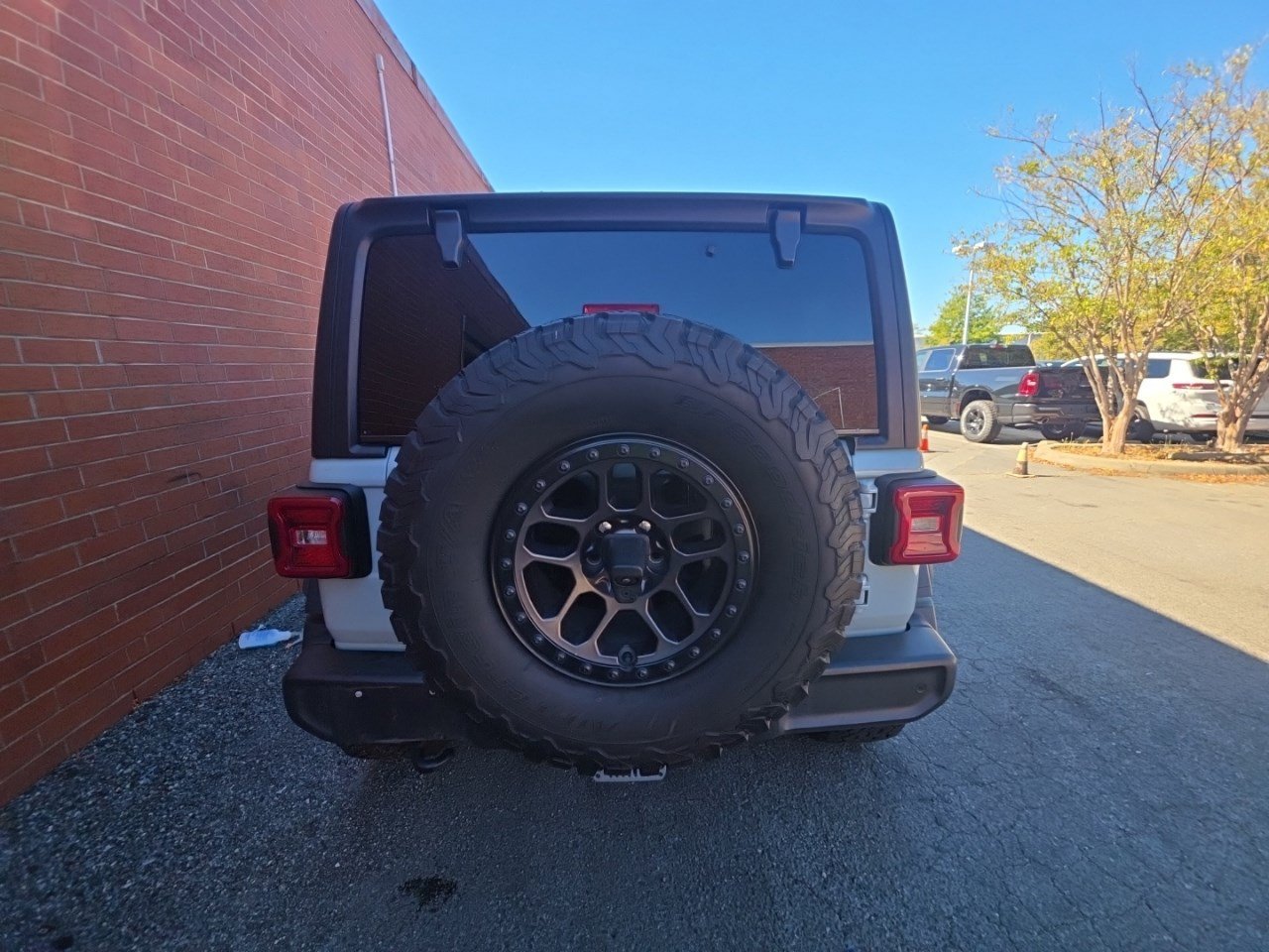 Used 2023 Earl Clearcoat Jeep Willys image 8