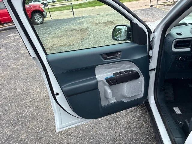 New 2026 Oxford White Ford XLT image 41
