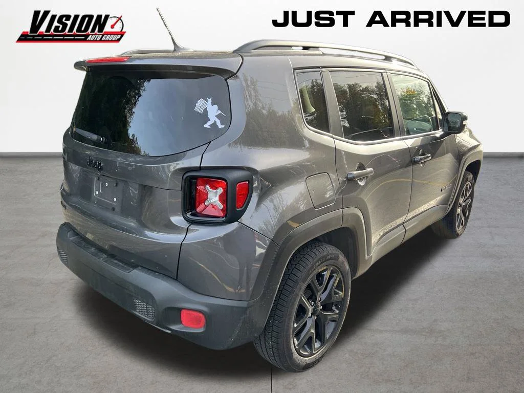 Used 2017 Gray Jeep Latitude image 5