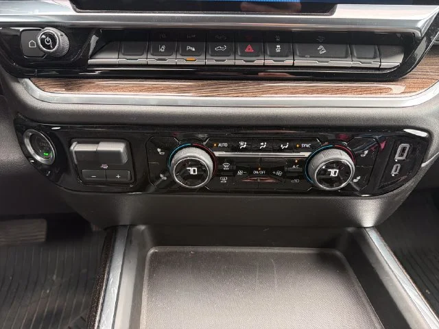 Used 2024 Lakeshore Blue Metallic Chevrolet LT image 33