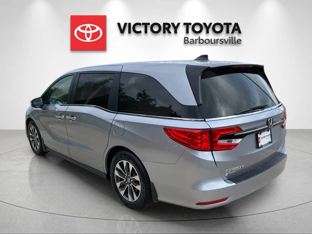 Used 2022 Silver Honda EX-L image 3