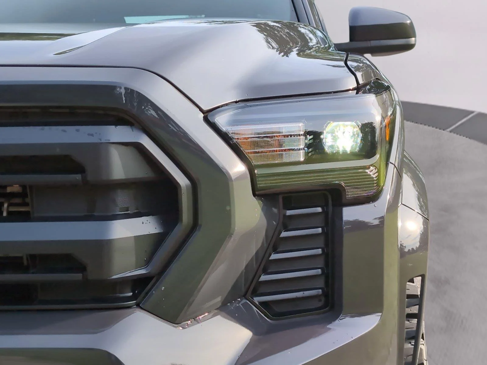 Used 2025 Underground Toyota SR5 image 36