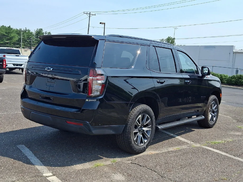 Used 2023 Black Chevrolet Z71 image 12