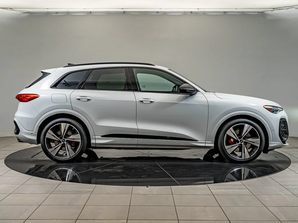 New 2026 Glacier White Metallic Audi Premium Plus image 4