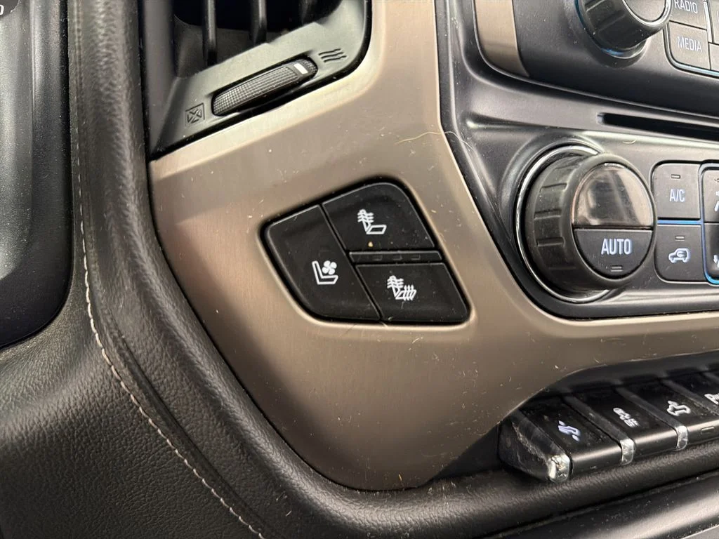 Used 2017 White GMC Denali image 18