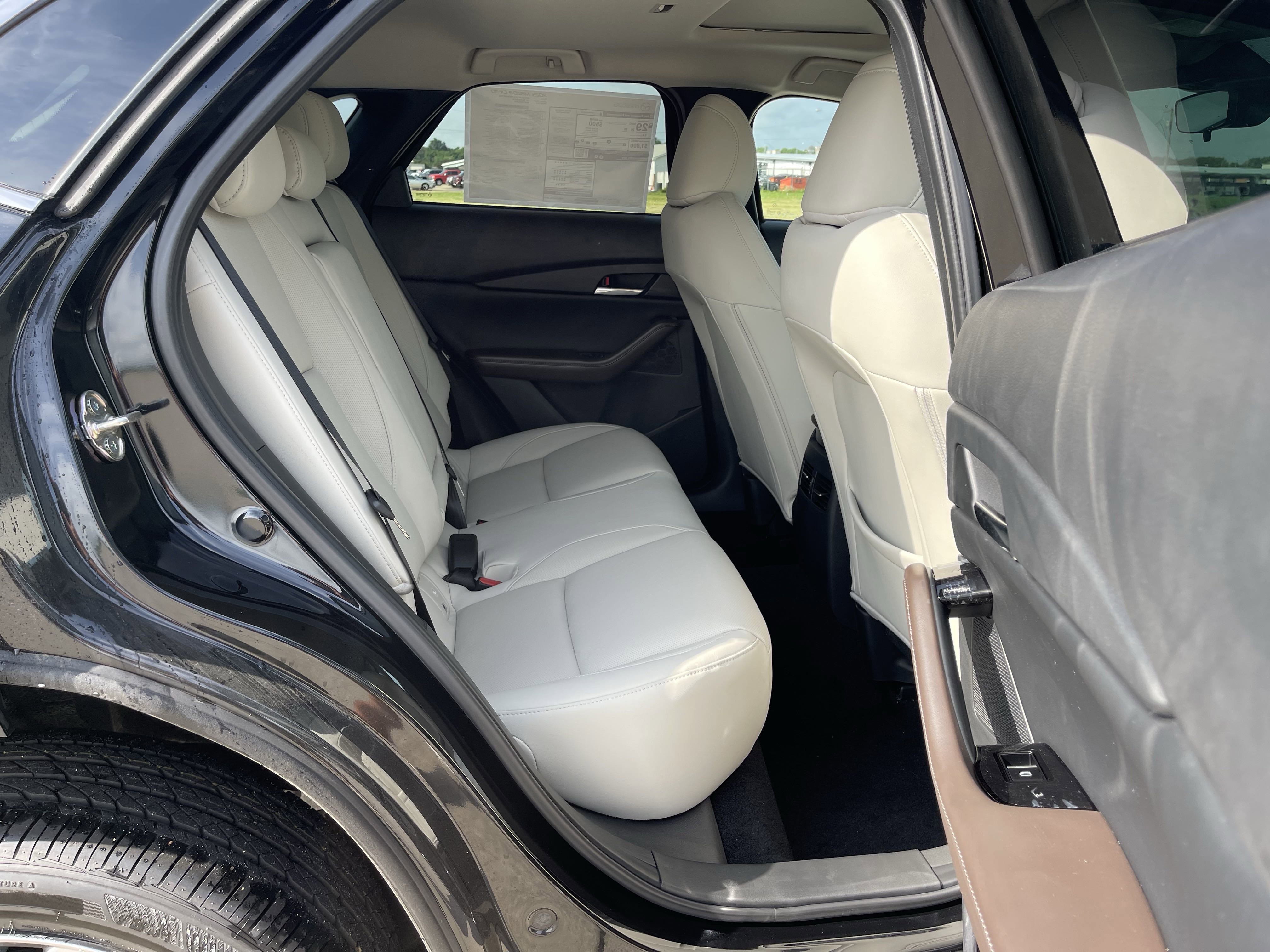 2025 Mazda CX-30 Premium - Photo 11