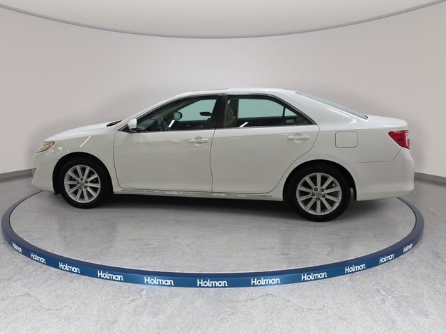 Used 2012 White Toyota XLE image 9