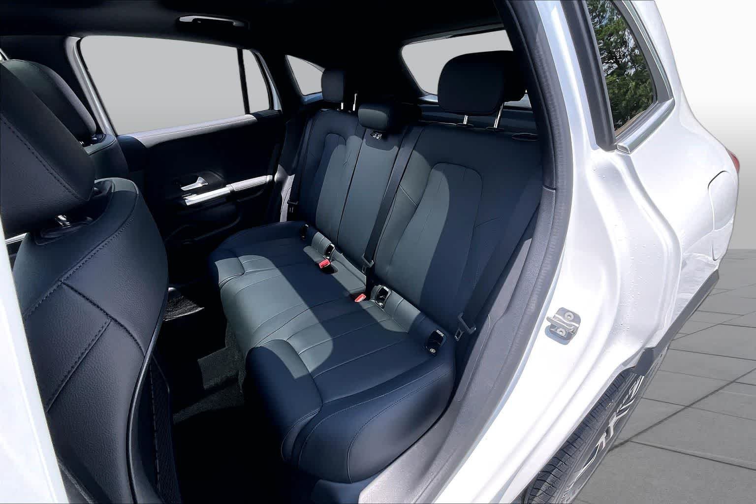 Used 2026 Polar White Mercedes-Benz GLA 250 image 21