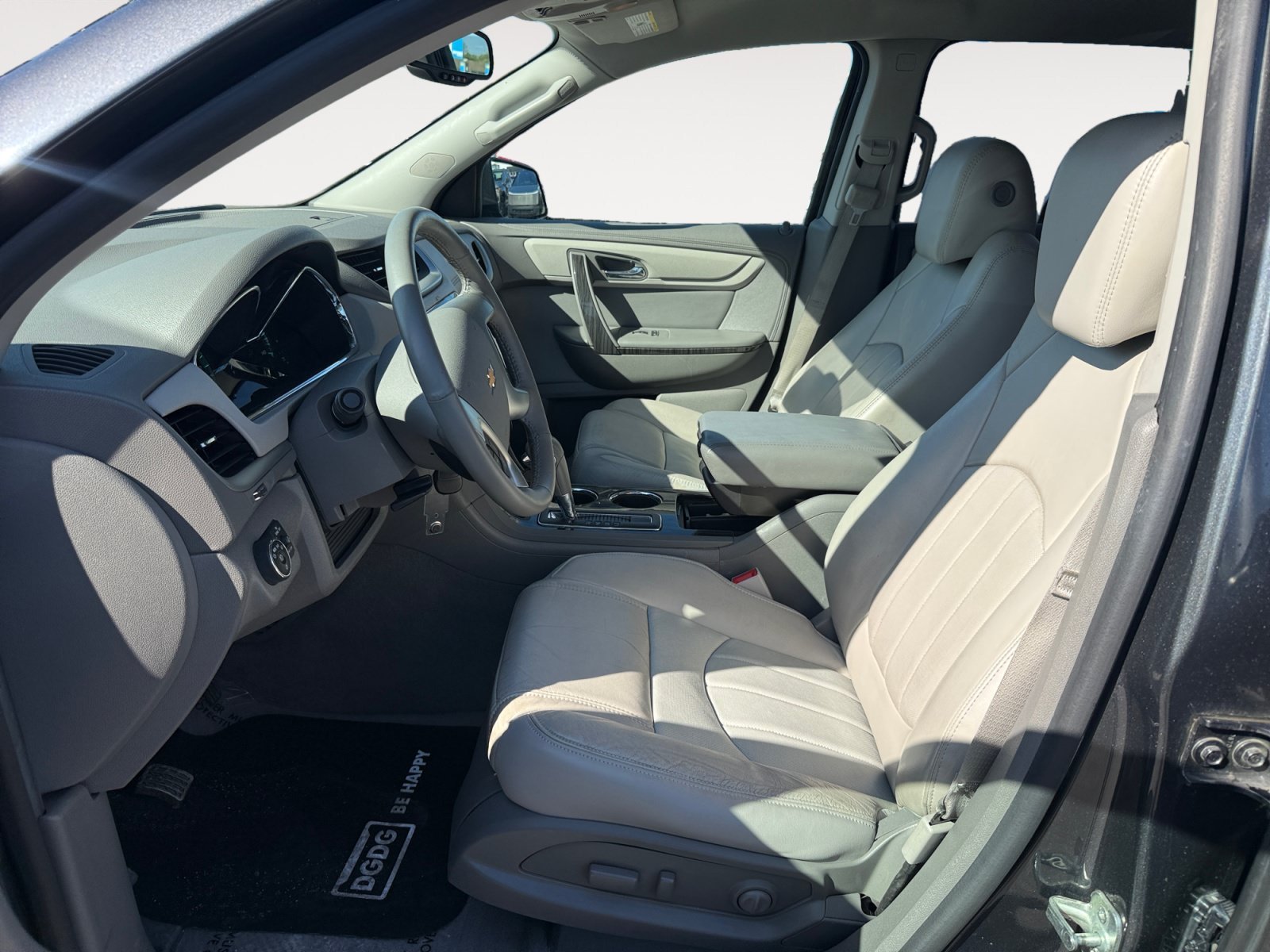 Used 2014 Cyber Gray Metallic Chevrolet LTZ image 10