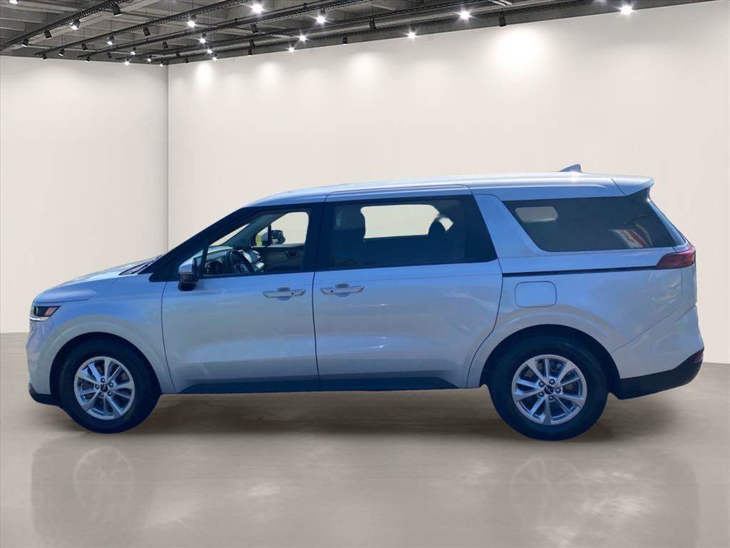 Used 2022 Silky Silver Kia LXS image 5