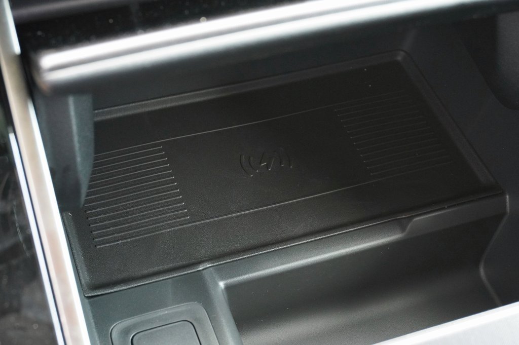 2026 LAND ROVER RANGE ROVER VELAR - Image 27