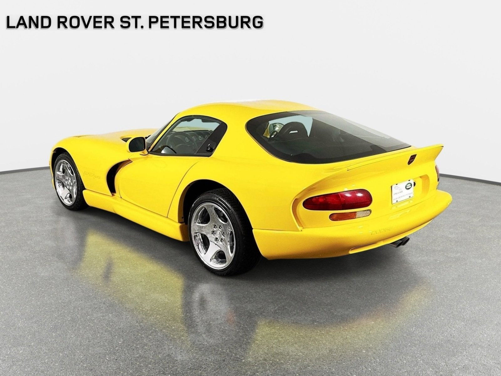 Used 2001 Viper Race Yellow Clearcoat Dodge GTS image 7