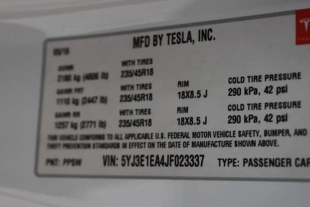 Used 2018 White Tesla Long Range image 33