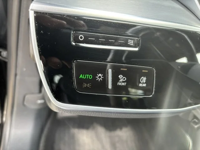 Used 2022 Mythos Black Metallic Audi BLACK OPTIC PLUS & EXECUTIVE PACKAGE !! BANG & OLUFSEN ADVANCED !!! OVER $ 146K MSRP !!! image 34