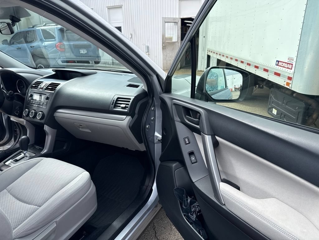 Used 2015 Ice Silver Metallic Subaru 2.5i Premium image 16