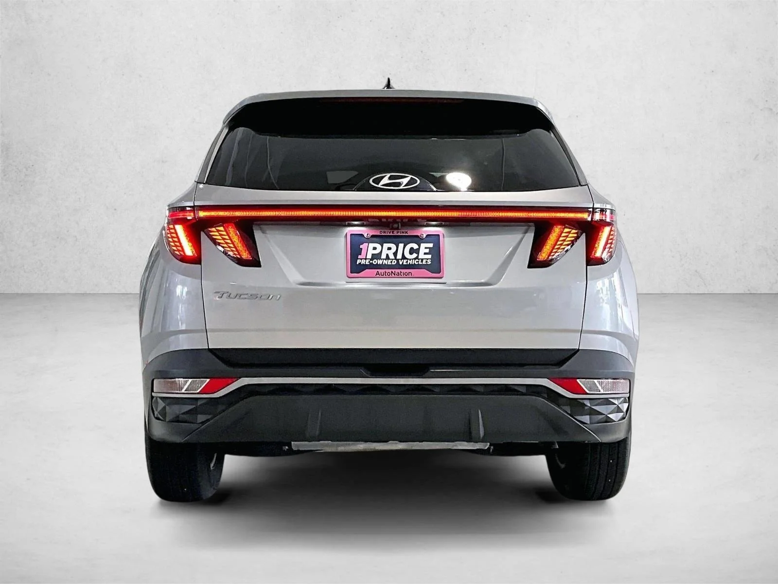 Used 2022 Shimmering Silver Hyundai SEL image 4