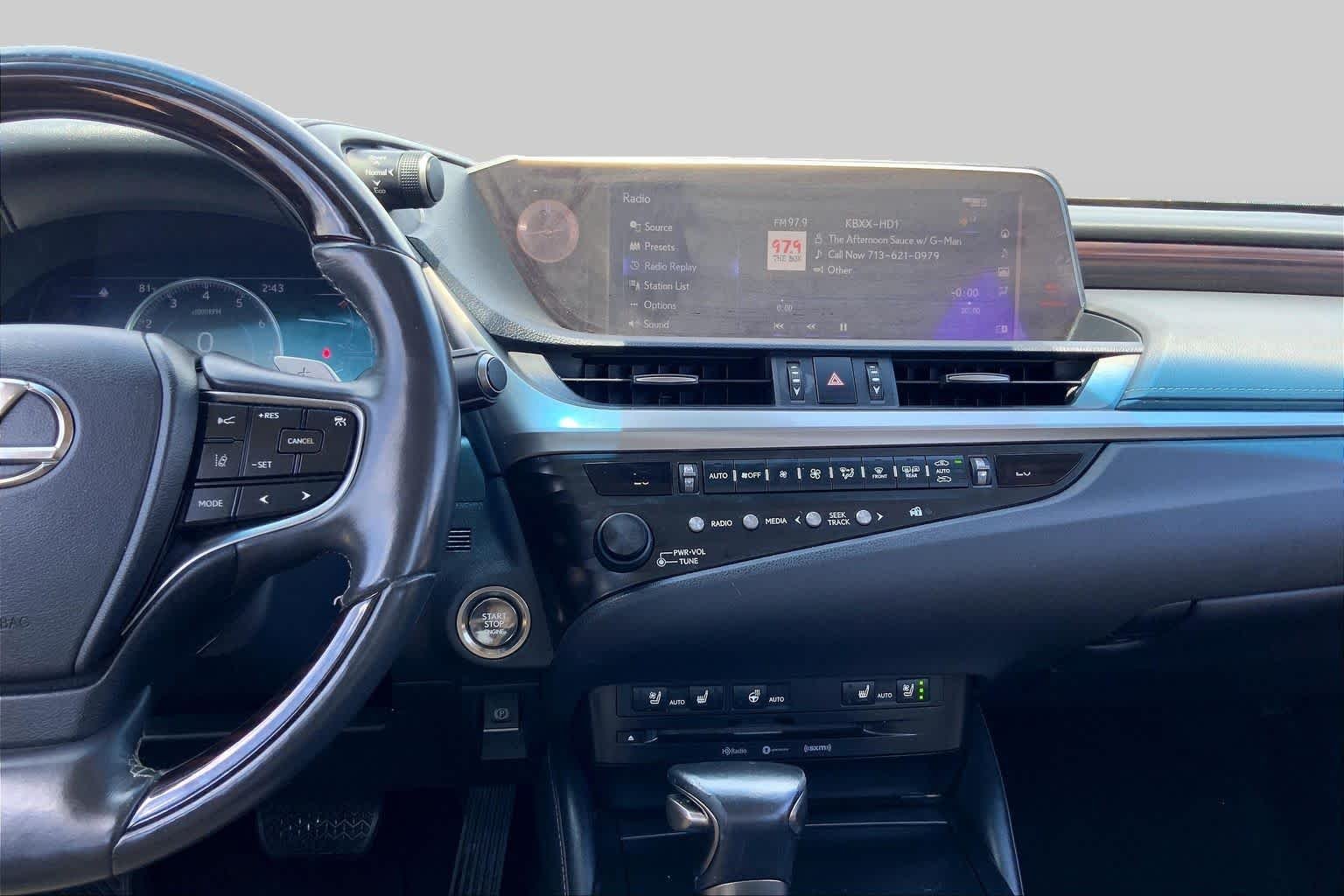 Used 2020 Eminent White Pearl Lexus  image 7