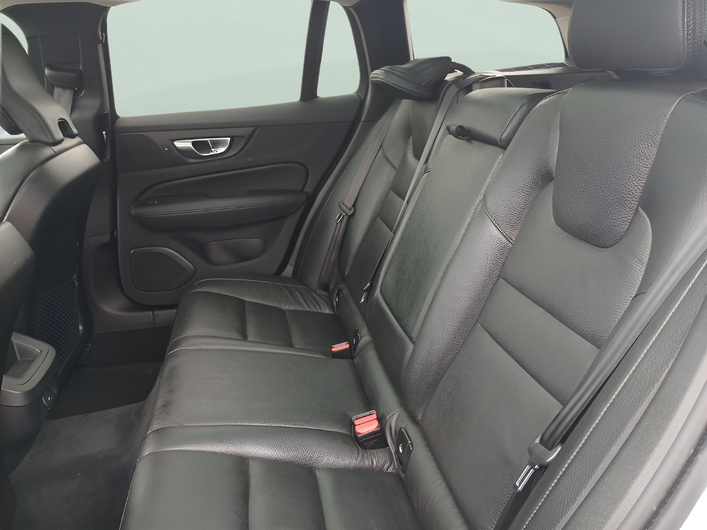 2025 Volvo V60 Cross Country Plus - Photo 10
