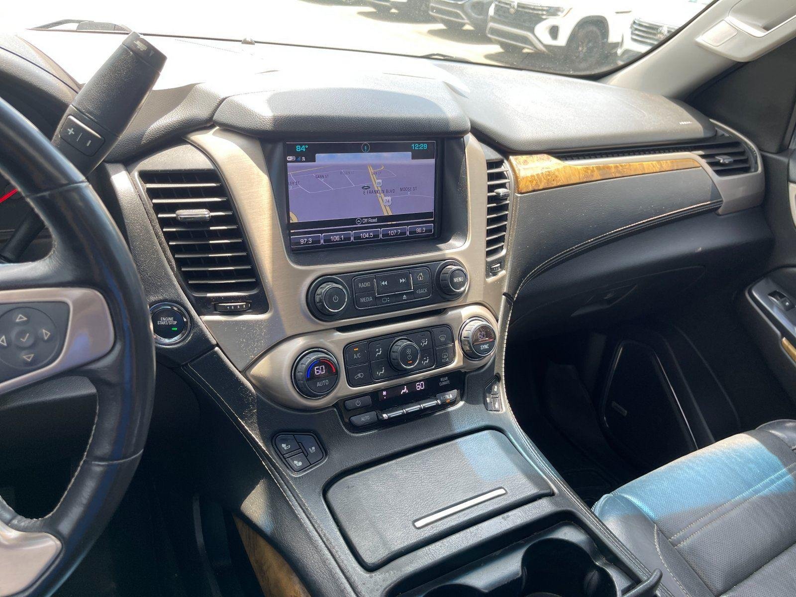 Used 2017 White Frost Tricoat GMC Denali image 29