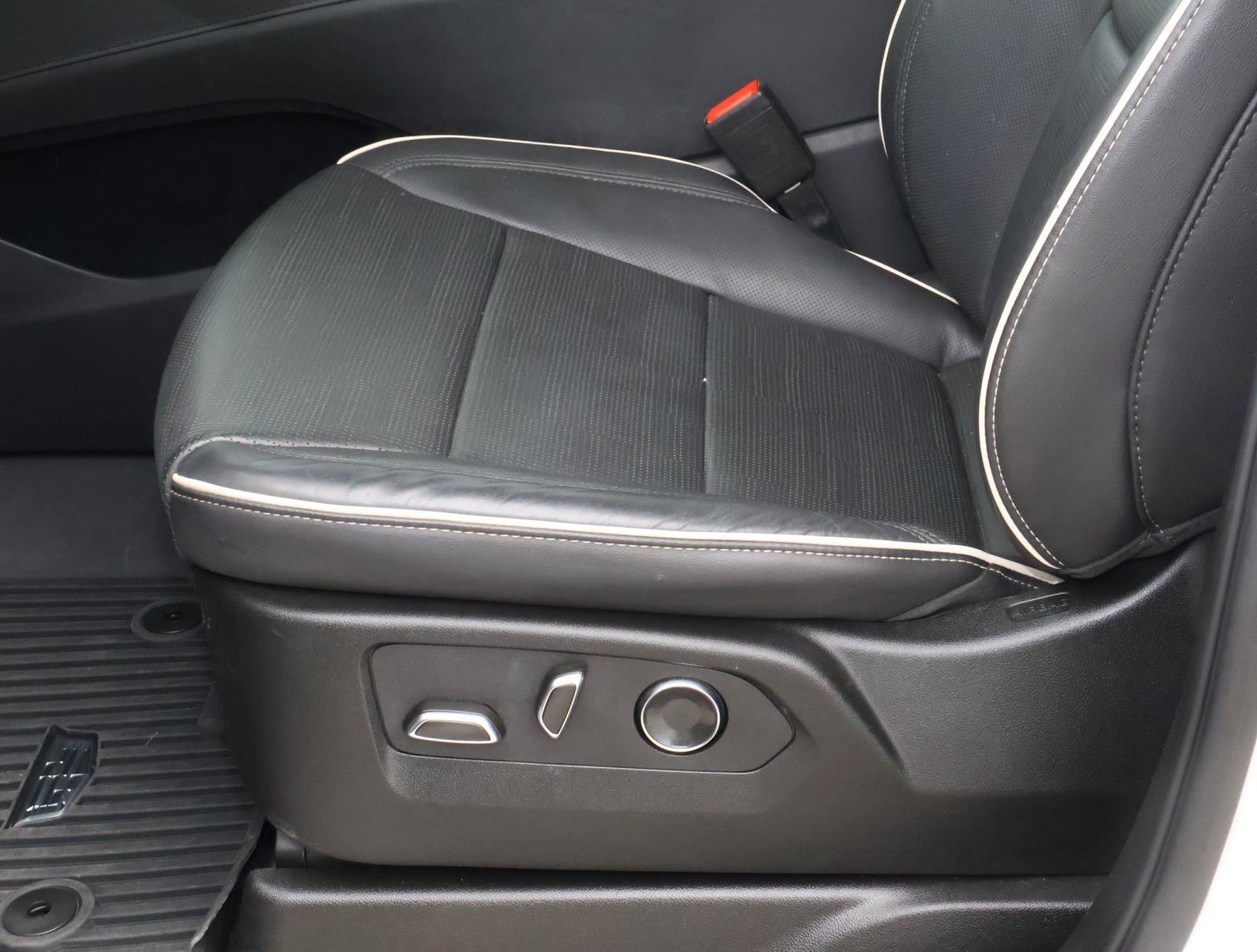 Used 2024 Crystal White Tricoat Cadillac Sport image 19