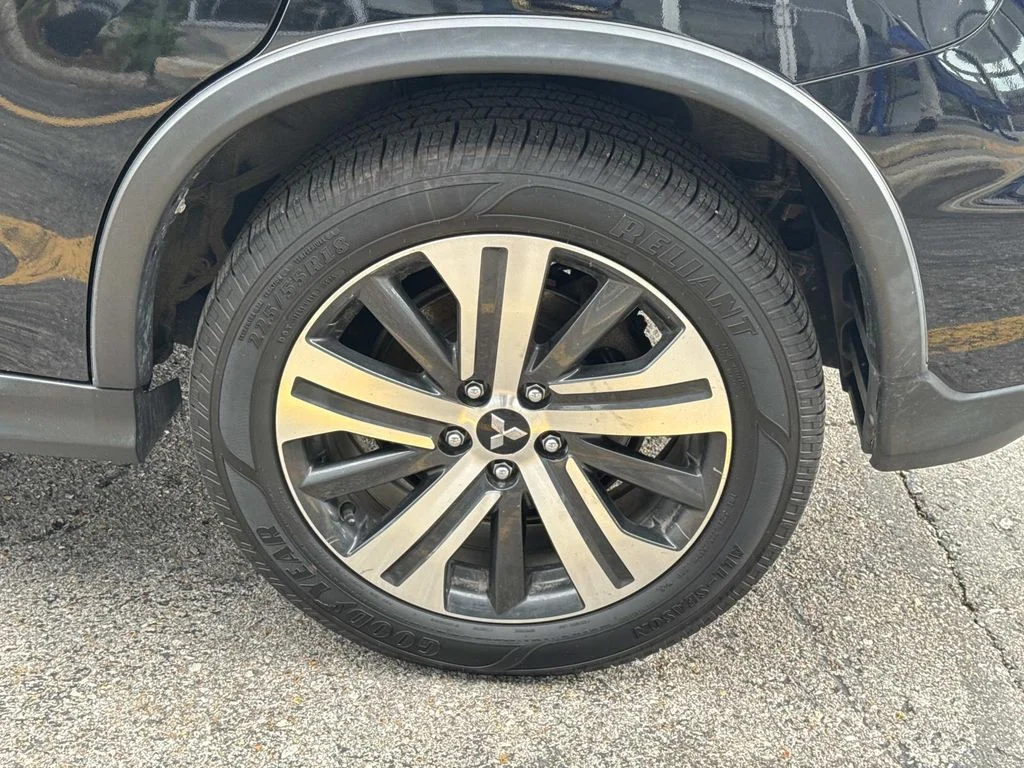 Certified Used 2020 Black Mitsubishi 2.0 SE image 5