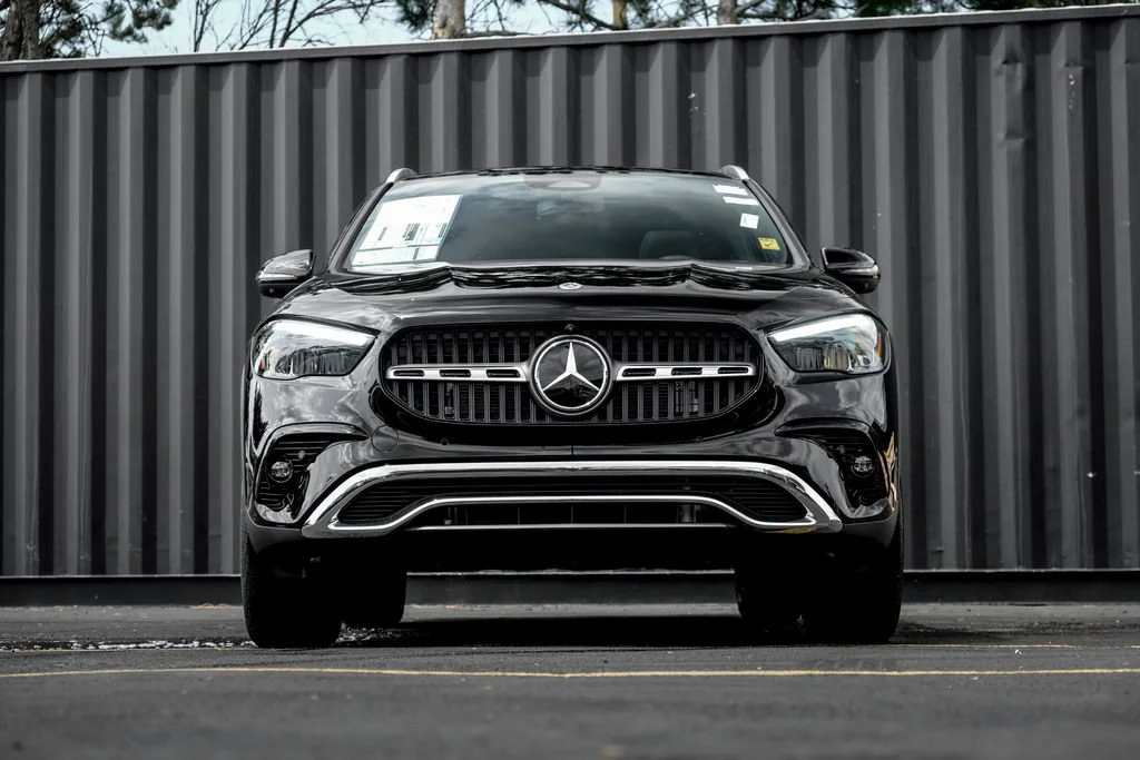 New 2026 Night Black Mercedes-Benz GLA 250 image 39