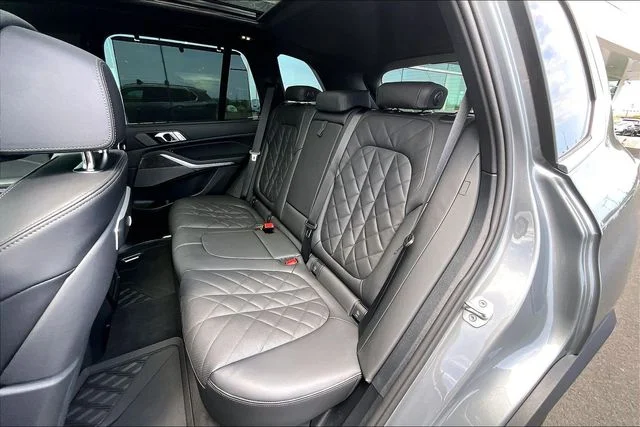 New 2026 Skyscraper Grey Metallic BMW xDrive40i image 10