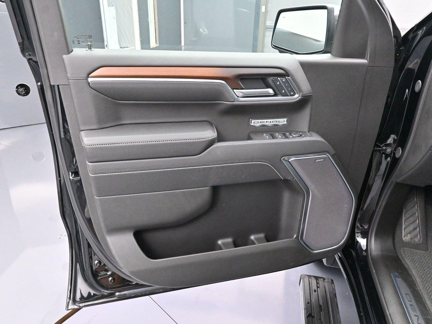 Used 2025 Onyx Black GMC Denali image 9