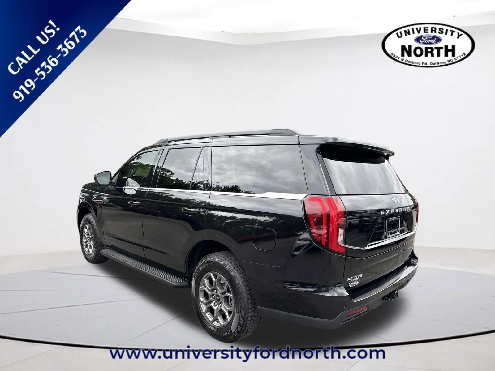 Used 2025 Agate Black Metallic Ford Active image 5