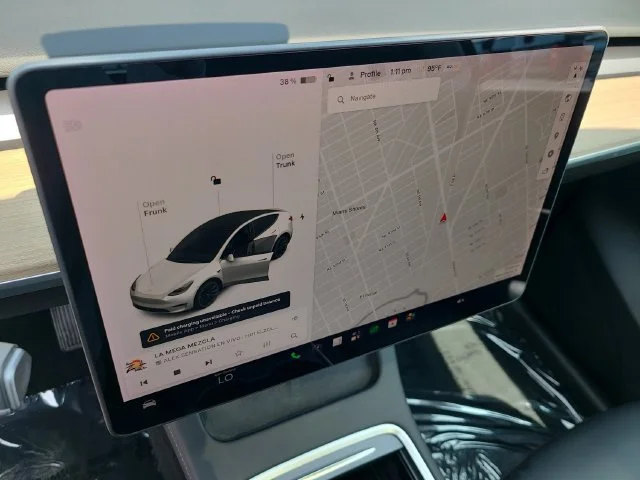 Used 2021 White Tesla Long Range image 28