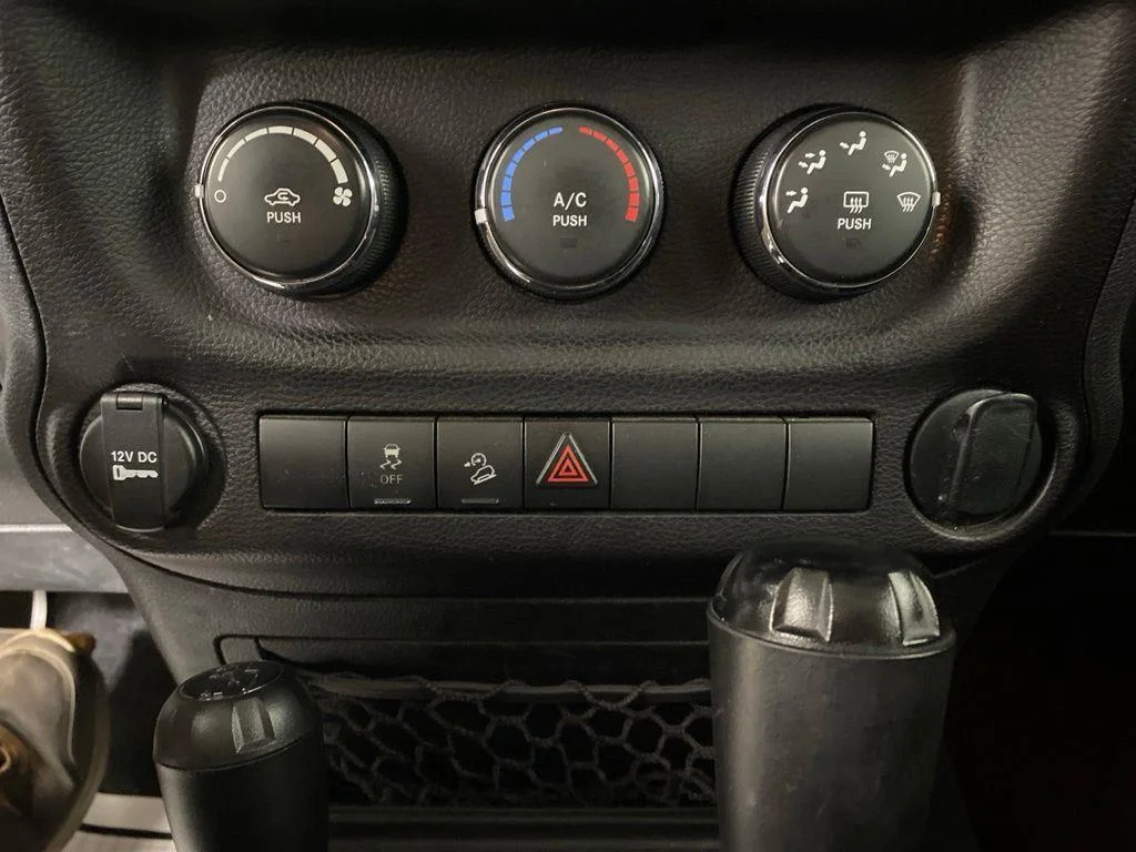 Used 2016 Billet Silver Metallic Clearco Jeep Unlimited Sport image 18