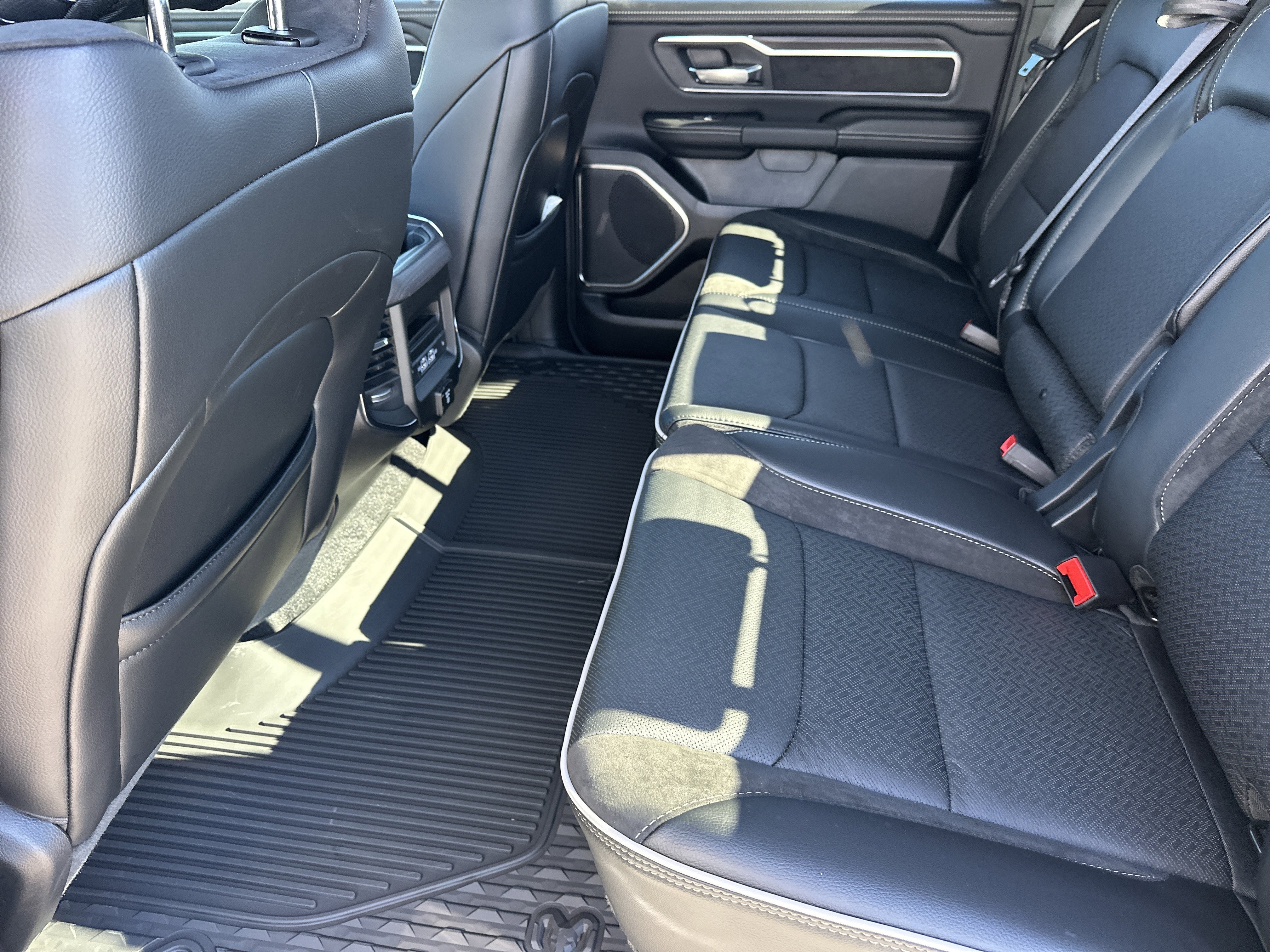 2026 RAM 1500 Laramie - Photo 21