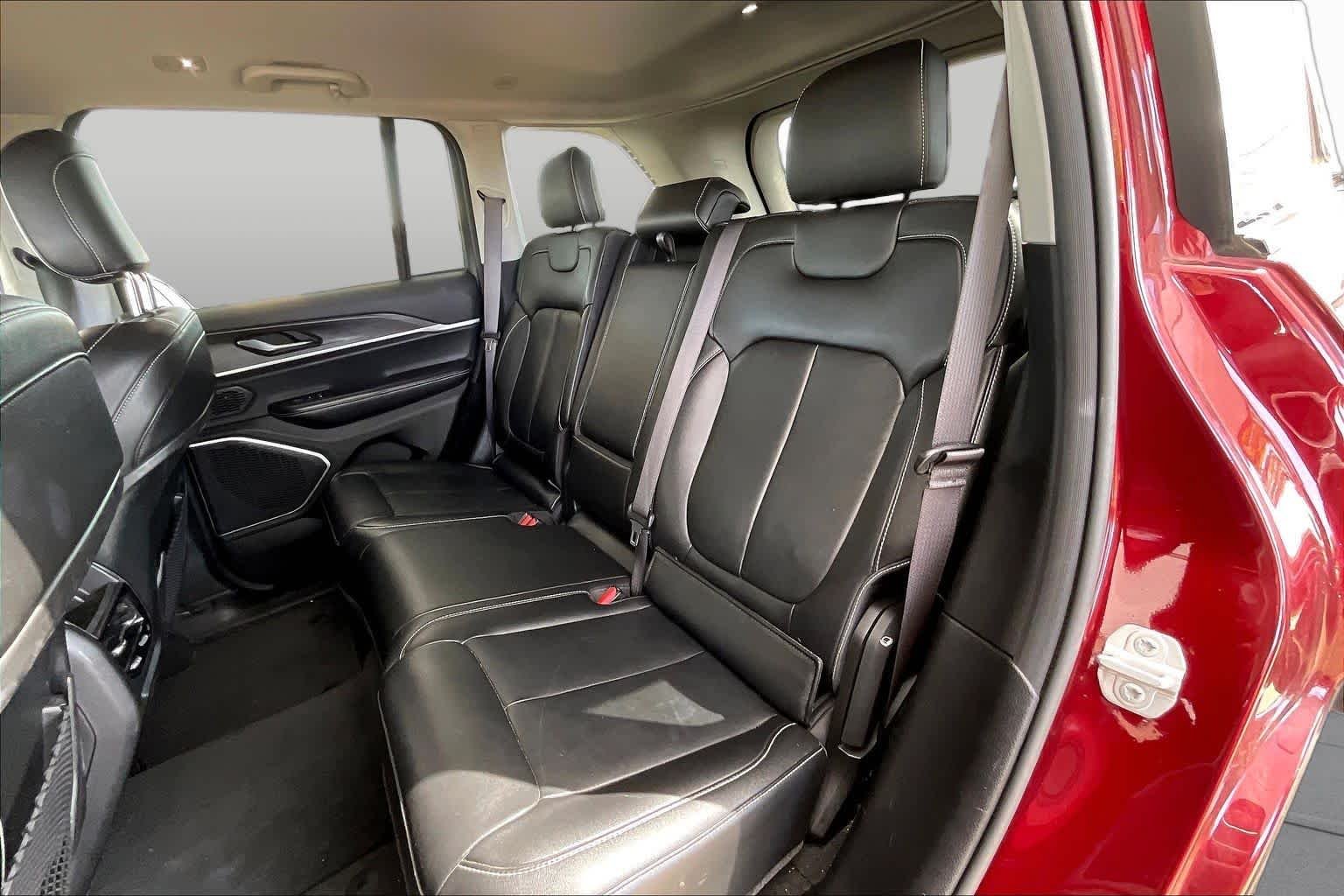 Used 2022 Velvet Red Pearlcoat Jeep Limited image 21