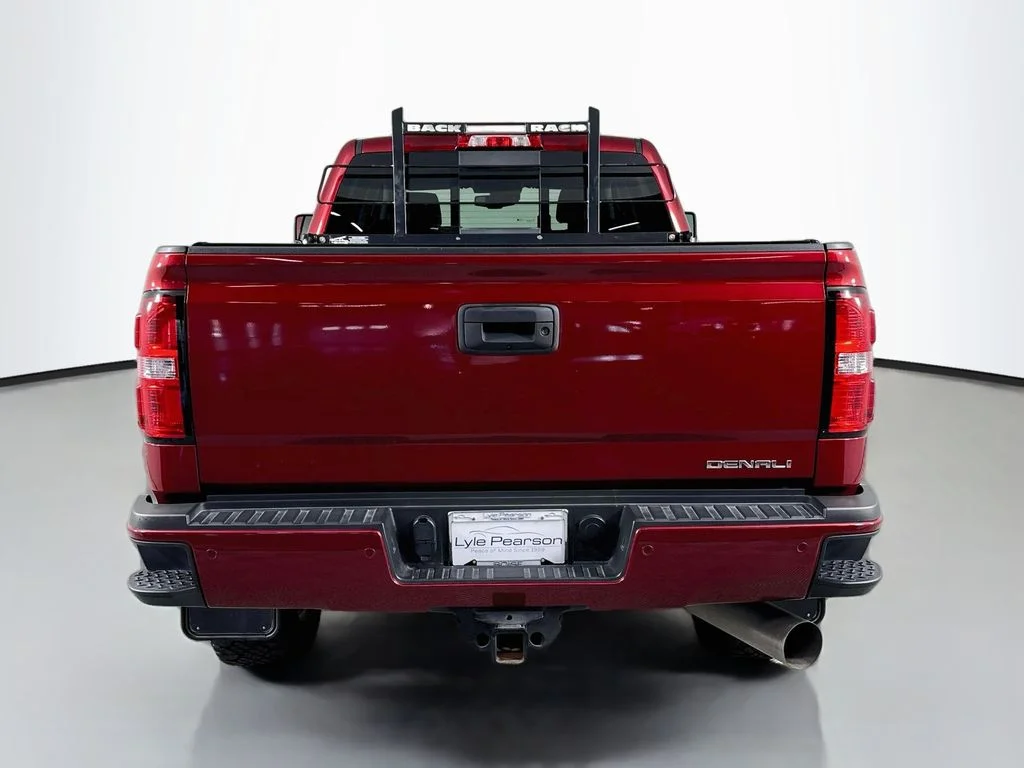 Used 2019 Red Quartz Tintcoat GMC Denali image 10