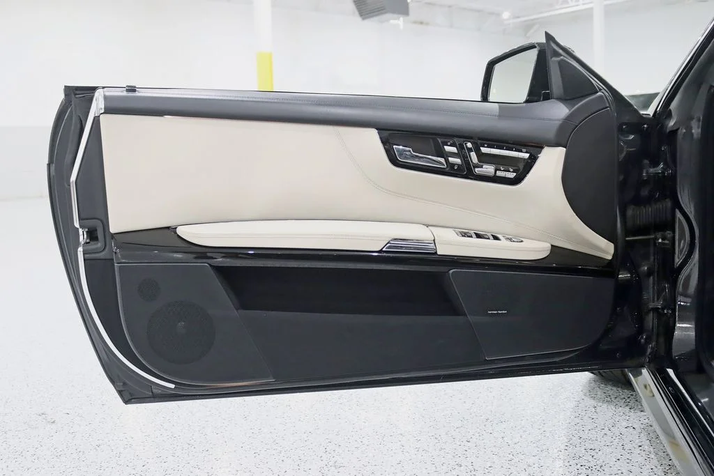 Used 2011  Mercedes-Benz CL 63 AMG® image 38