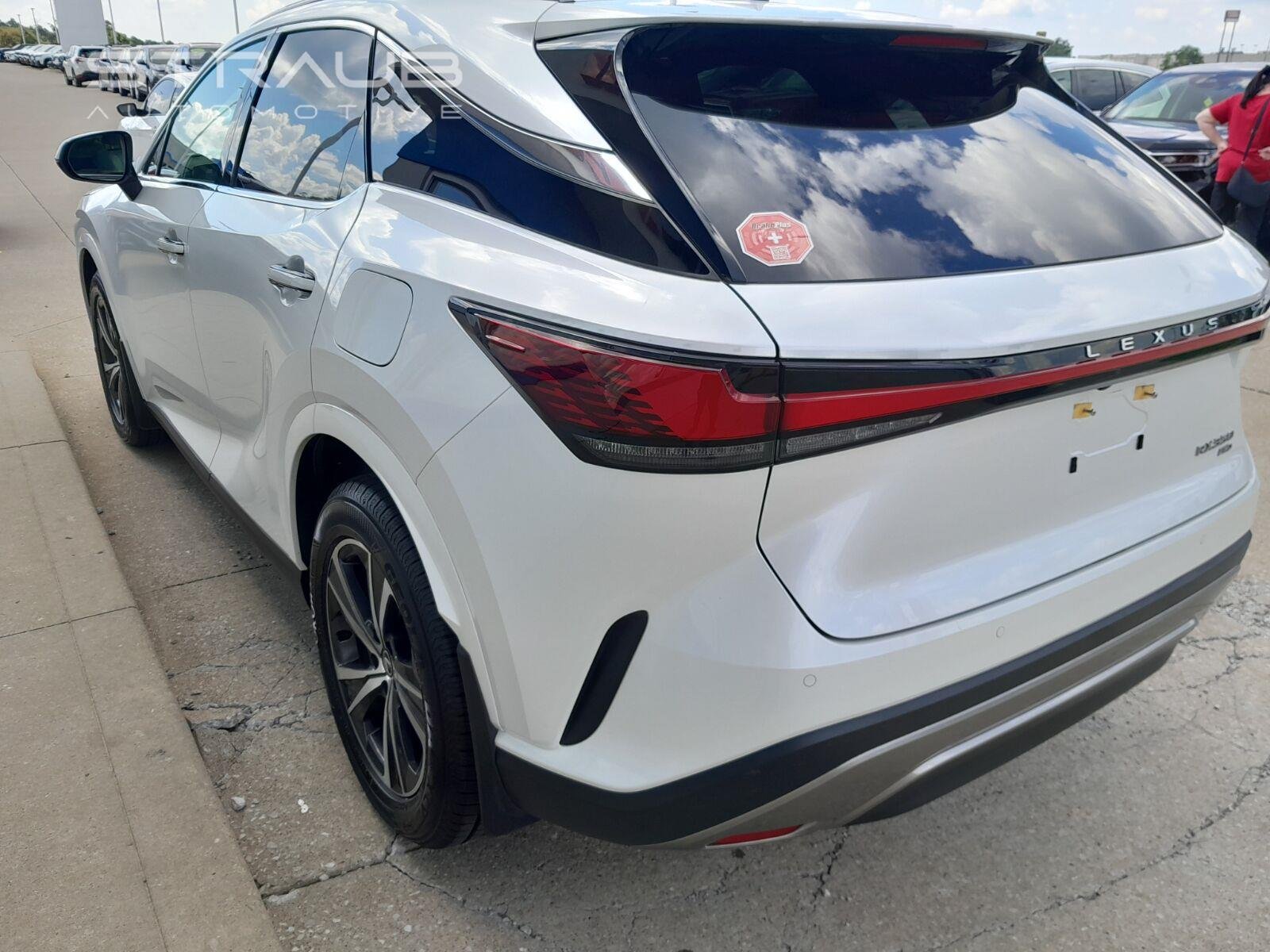 Used 2025 Eminent White Pearl Lexus RX 350 Premium image 7